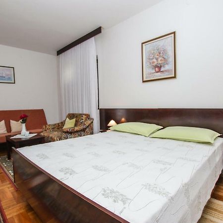 Apartmani Janja Porec Exterior photo